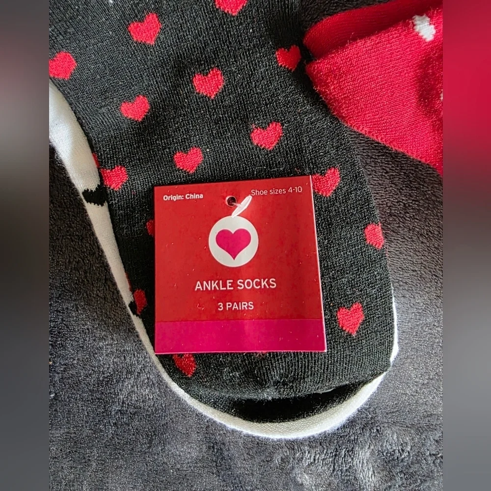 New women's Mini Hearts Scallop Cuff Crew & Ankle Valentine's Day Socks 2 sets